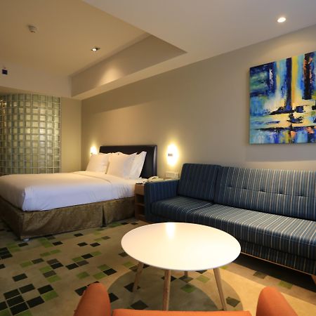 Holiday Inn Express Zhangjiakou Park View, An Ihg Hotel Exteriör bild