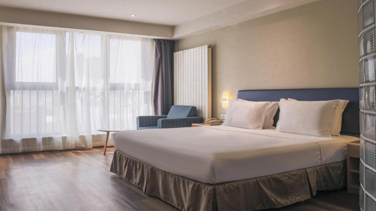 Holiday Inn Express Zhangjiakou Park View, An Ihg Hotel Exteriör bild