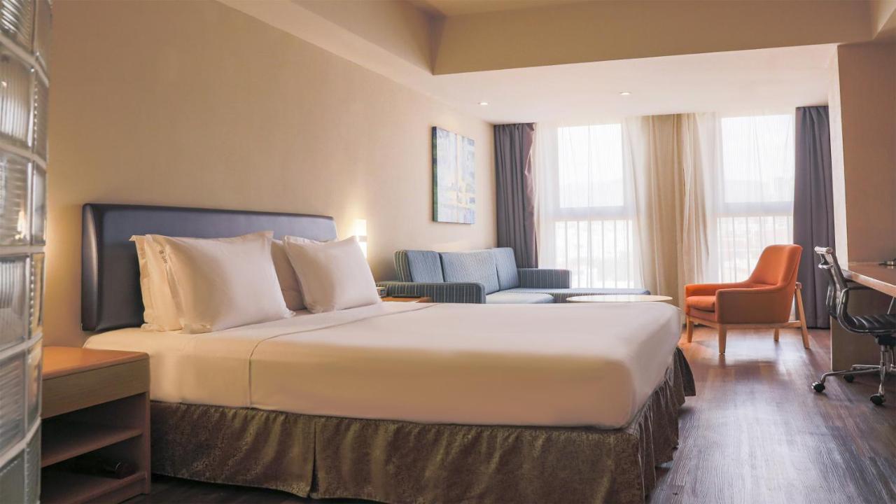 Holiday Inn Express Zhangjiakou Park View, An Ihg Hotel Exteriör bild